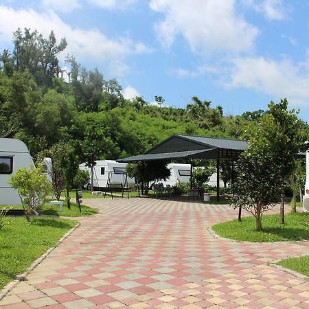 Kenting Houbihu Camping Car B&B Longshui Bagian luar foto