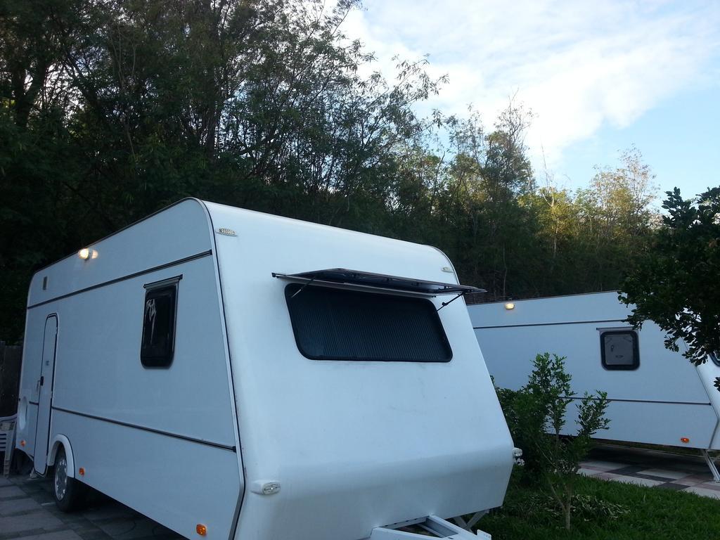Kenting Houbihu Camping Car B&B Longshui Bagian luar foto