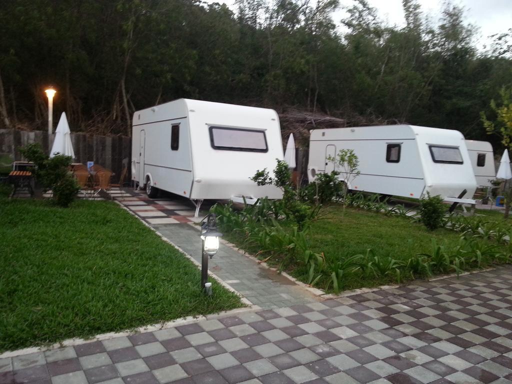 Kenting Houbihu Camping Car B&B Longshui Bagian luar foto