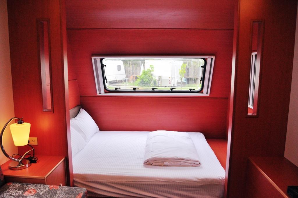 Kenting Houbihu Camping Car B&B Longshui Bagian luar foto
