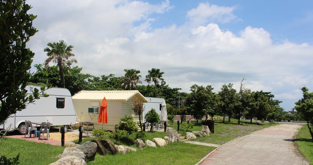Kenting Houbihu Camping Car B&B Longshui Bagian luar foto