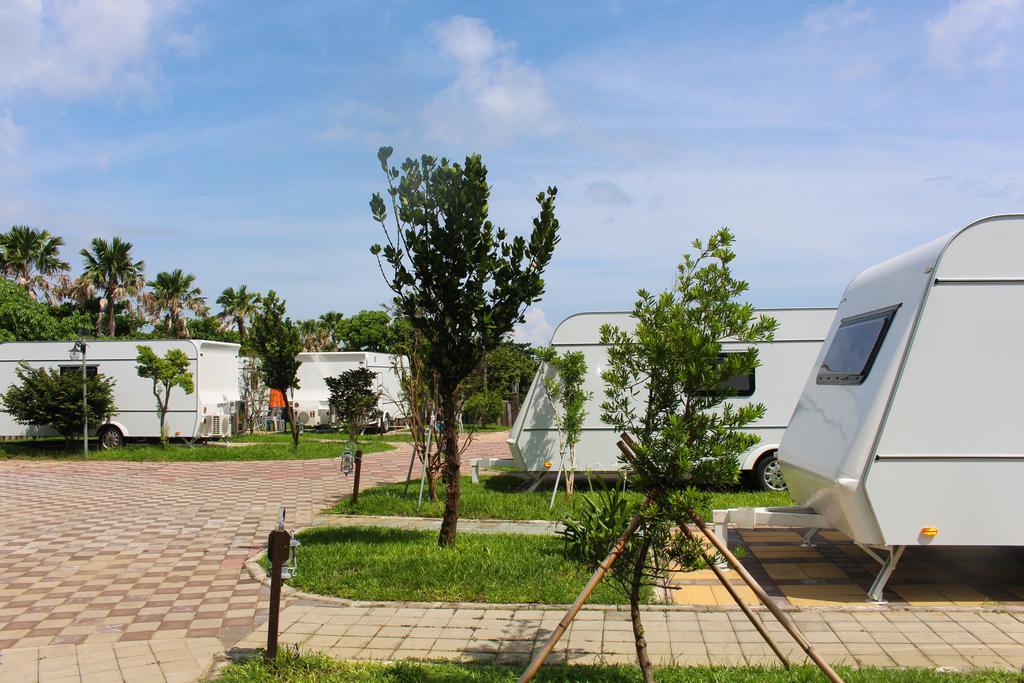 Kenting Houbihu Camping Car B&B Longshui Bagian luar foto