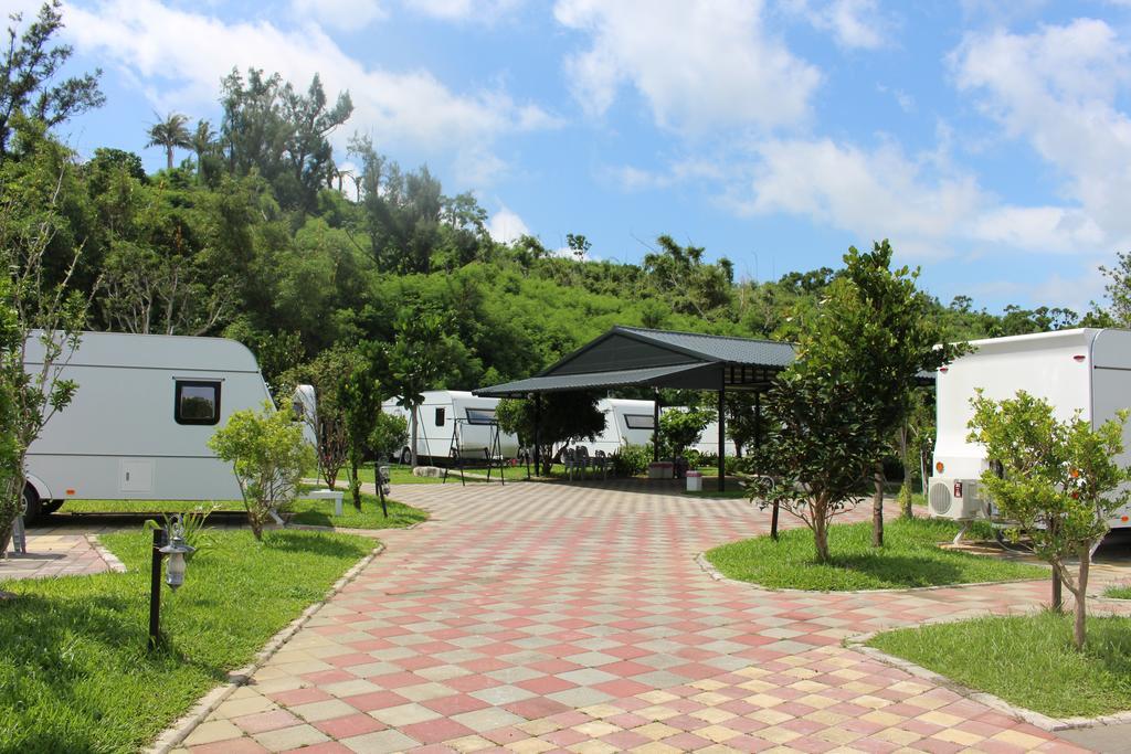 Kenting Houbihu Camping Car B&B Longshui Bagian luar foto