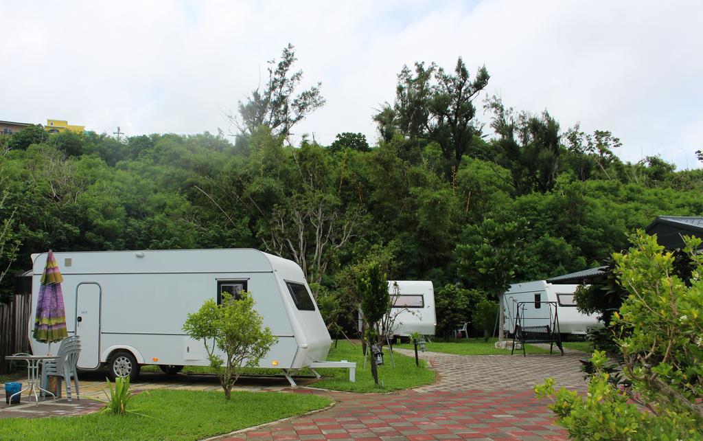 Kenting Houbihu Camping Car B&B Longshui Bagian luar foto